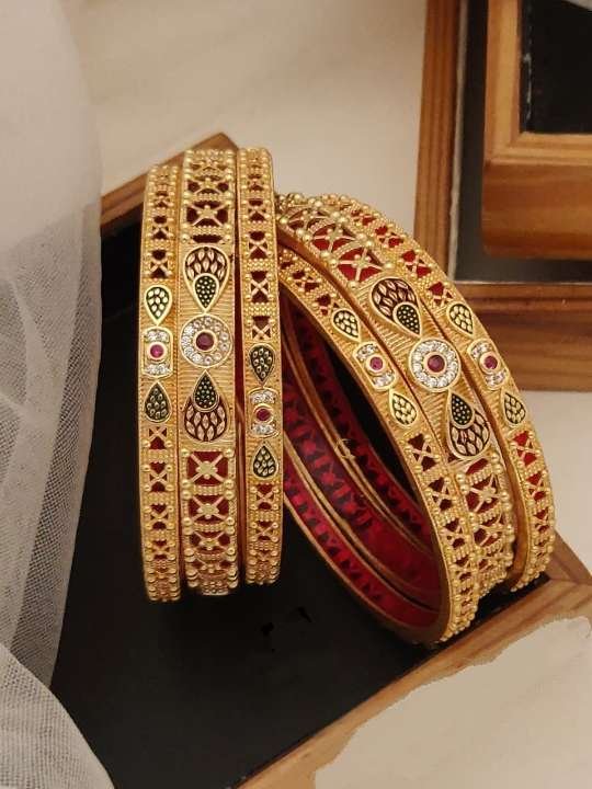 Vanika Premium Bangles – Set of 6