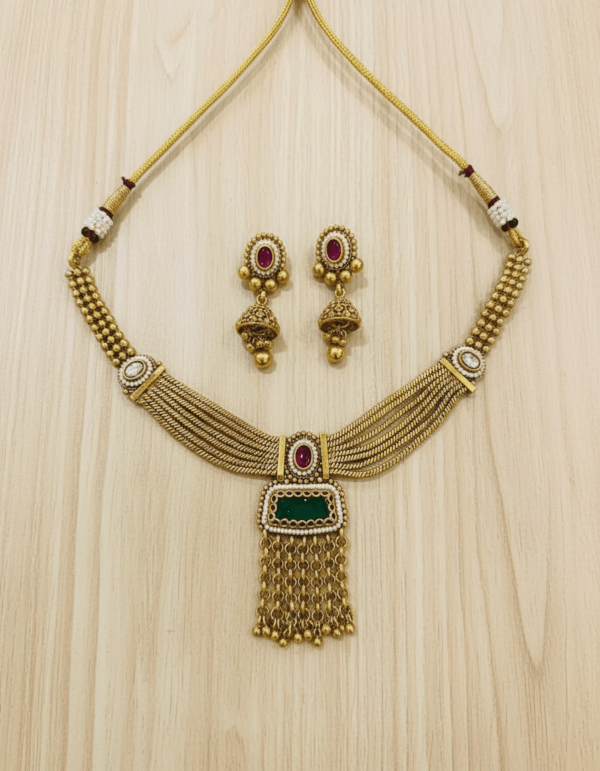Kavira Necklace Set