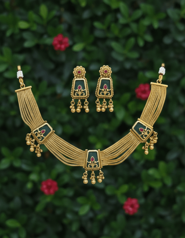 Zeenat Necklace Set